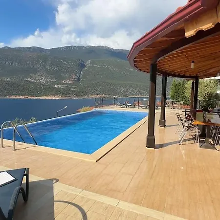 Canada Villa *