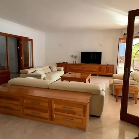 Canada Villa